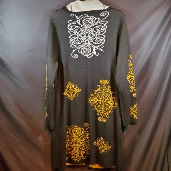 AVA Long Sweater - Picture 2 of 4